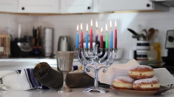 Símbolo Festivo Judío Hanukkah Con Menorah Tradicional Hanukkiah Candelabra — Vídeos de Stock