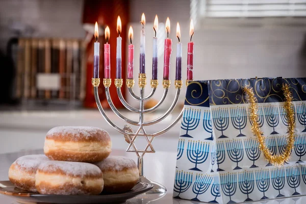 Εβραϊκή Γιορτή Hanukkah Μενόρα Παραδοσιακά Defocused Φώτα Glitter Επικάλυψη — Φωτογραφία Αρχείου