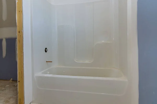 Εσωτερικός Σχεδιασμός Για Ένα Μπάνιο Ανακαίνισης Μπανιέρα Για Νέο Σπίτι — Φωτογραφία Αρχείου