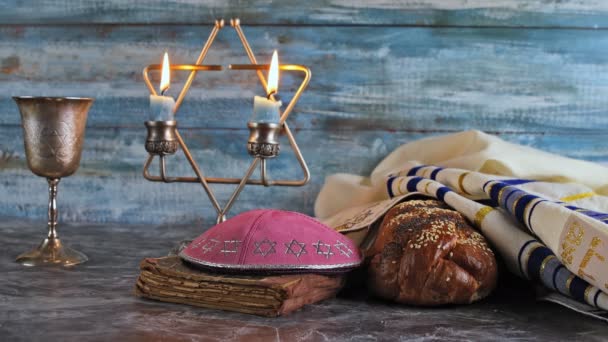 Asztalon Shabbat Shalom Szimbólum Képviseli Szombat Vallási Ünnep Amely Magában — Stock videók