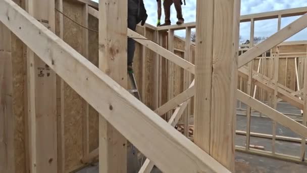 Gros Plan Nouveau Bâton Construit Maison Construction Sous Charpente Ossature — Video