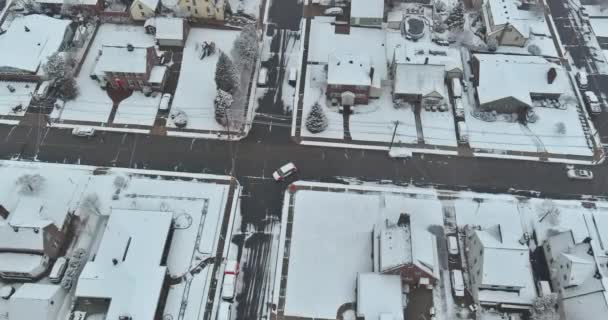 我发现 在美国大雪下的冬季 新泽西州的这个令人惊叹的空中景观小城镇实在是太令人震惊了 — 图库视频影像