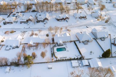 Kar yağışı sonrası Amerika 'nın Güney Carolina şehrinde kar manzarası etkileyici bir şekilde görülür..
