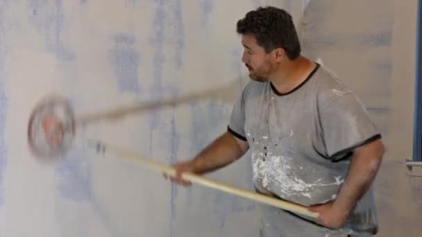 Work Being Carried Out Renovation House Room Worker Using Sand — Stockvideo
