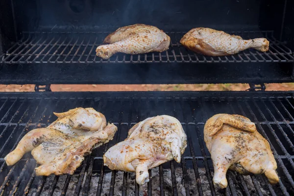 Bbq Grilling Sizzling Chicken Flaming Charcoal Grill —  Fotos de Stock