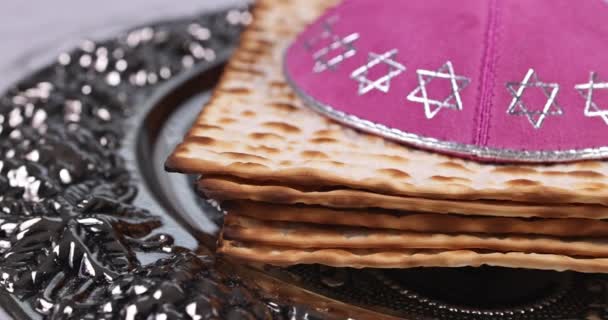 在纪念犹太节日逾越节的佩萨日庆祝活动中 无酵的马萨面包是犹太教义的 — 图库视频影像
