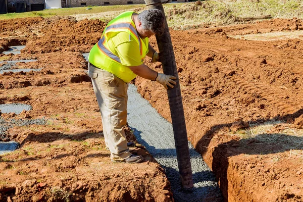 Arbetare Häller Cement Betong Styr Automatisk Pump För Att Lägga — Stockfoto
