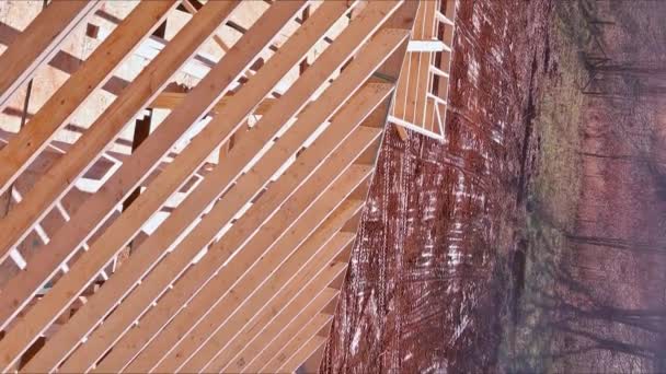Domek Został Zbudowany Przy Użyciu Kombinacji Belki Drewnianej Ramy Kratownicy — Wideo stockowe