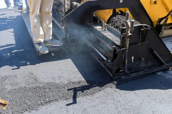 Máquina Pavimentadora Vapor Rodillo Carretera Durante Proceso Construcción Nueva Carretera — Foto de Stock