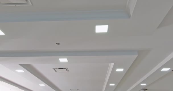 Casa Che Stato Dipinto Soffitto Bianco Bel Sistema Ventilazione Colori — Video Stock