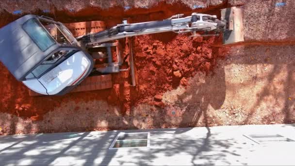 Cucharón Excavadora Orugas Está Cavando Terreno Sitio Construcción Como Movimiento — Vídeos de Stock