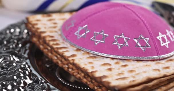 Passover Jewish People Refrain Eating Leavened Bread Instead Consume Unleavened — Stock Video