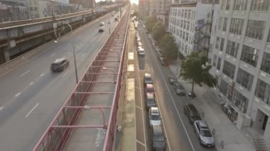 New York 'taki Williamsburg Köprüsü günbatımında muhteşem bir panoramik manzara sağlar, özellikle Brooklyn' den..