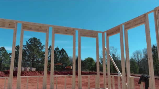 Domek Został Zbudowany Przy Użyciu Kombinacji Belki Drewnianej Ramy Kratownicy — Wideo stockowe