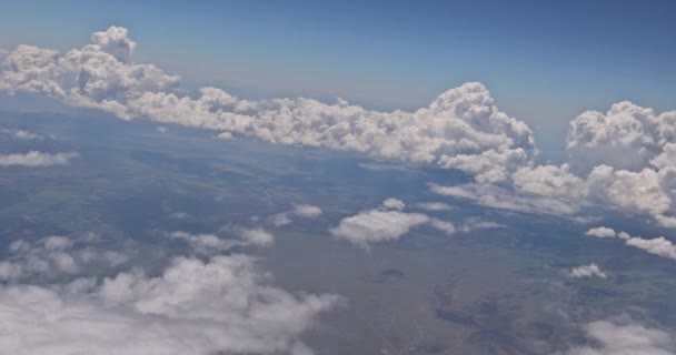 Vista Desde Ventana Del Avión Con Hermosa Yuxtaposición Maravillas Naturales — Vídeo de stock