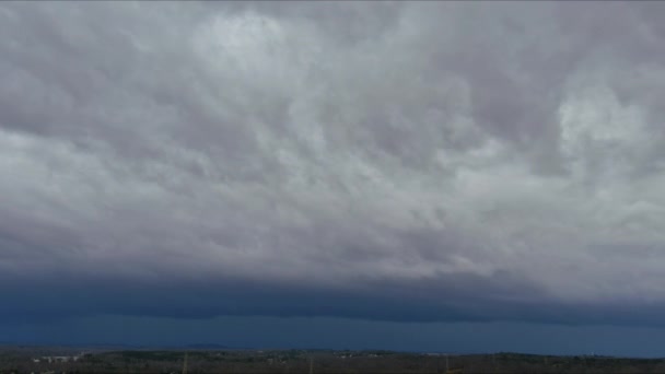 Nubi Temporalesche Rapido Avanzamento Oscurano Orizzonte Durante Uragano Mascherando Presenza — Video Stock
