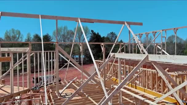 Sitio Construcción Durante Marco Nueva Casa Residencial Con Marco Madera — Vídeo de stock