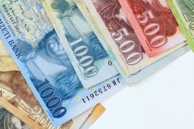 Macar formatlarının çeşitli yakın plan HUF nakitleri, menzil değerlerini net bir şekilde gösteriyor.