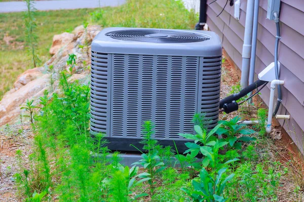 Kültéri Légkondicionáló Berendezést Szereltek Fel Ház Külsejére — Stock Fotó
