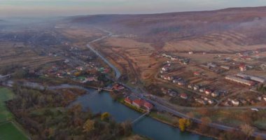 Karpatların dağ ormanlarında sonbahar sabahı sisine şahit olmak gerçekten fantastik bir deneyim..