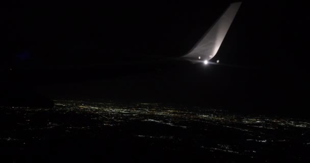 Gece Şehir Manzarası Uçağın Altında Sergilendi Güzelliği Göklerden Yükseltildi — Stok video