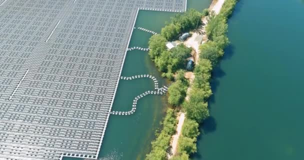Elektrownia Komórkowa Składająca Się Pływających Paneli Słonecznych Potencjalnej Energii Odnawialnej — Wideo stockowe