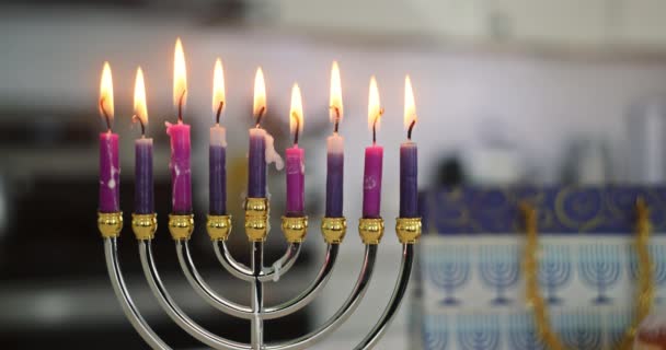 Religijne Obyczaje Świąteczne Judaizmie Obejmują Zapalanie Świec Chanuka Menorah Która — Wideo stockowe