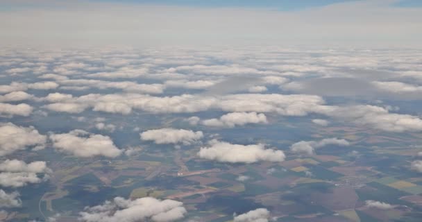 Olhando Através Janela Uma Aeronave Durante Voo Admirar Belos Céus — Vídeo de Stock