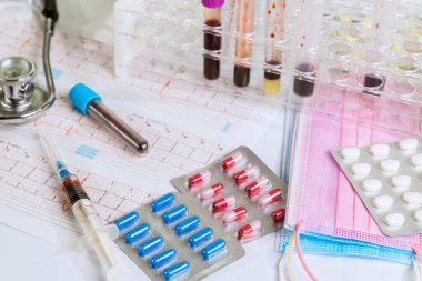 Kardiyovasküler hastalıkların yönetimi için temel araçlardan biri kalp EKG kardiyogramıdır..