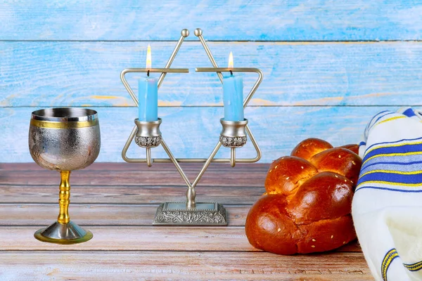 Traditional Sabbath Delight Homemade Challah Bread Kosher Wine Candles Jewish — Stock Photo, Image
