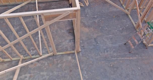 Vigas Madera Enmarcadas Obras Construcción Progreso Vista Una Casa Inacabada — Vídeos de Stock
