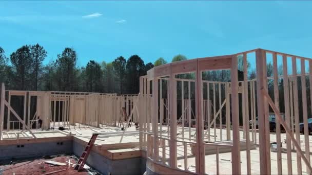 Postęp Prac Drewniane Belki Ramowe Niedokończona Budowa Domu — Wideo stockowe
