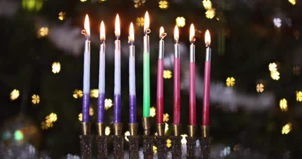 神圣的哈努卡在点着哈努卡的犹太人的烛光中点燃了Menorah蜡烛 — 图库视频影像