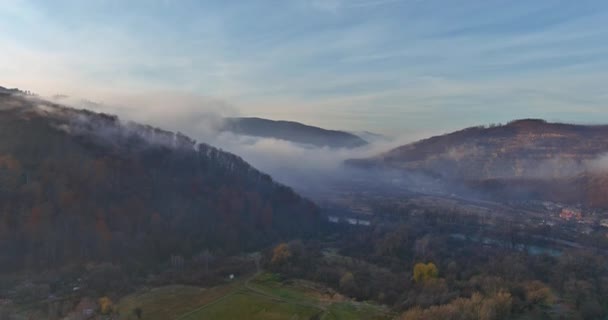 Утренняя Долина Туманом Над Карпатами — стоковое видео