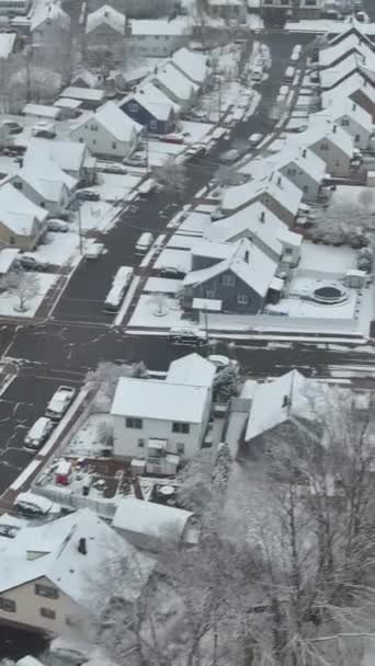 Aerial Perspektívája Kisváros Havas Tetővel Télen South River New Jersey — Stock videók