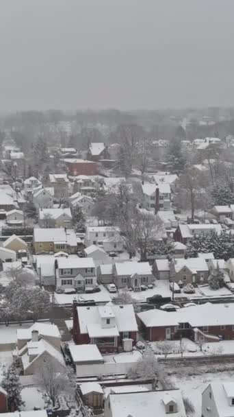 美国新泽西州南河冬季屋顶雪景覆盖的美国小镇 — 图库视频影像