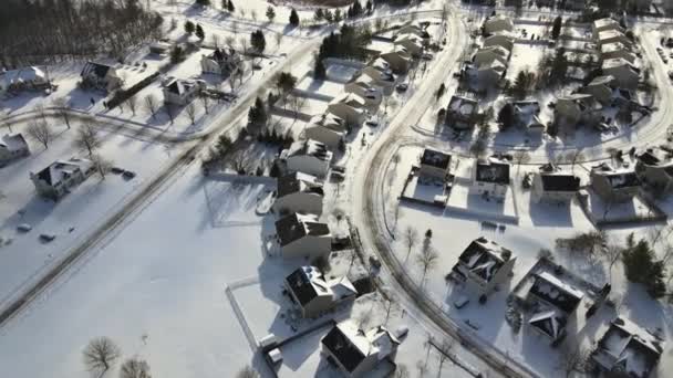 Живописный Зимний Американский Город Сверху Снежными Домами Нью Джерси Сша — стоковое видео