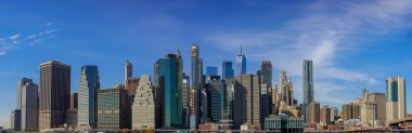 New York şehrinin güzel panoramik manzarası. Manhattan şehir merkezi iş merkezi ofis binaları.