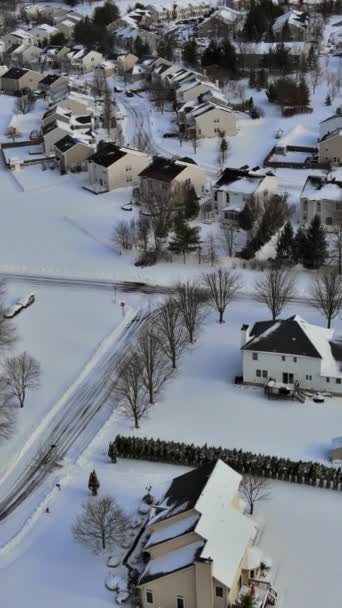 Χιονισμένο Αμερικανικό Χωριό Σκηνή Από Ψηλά Χειμώνα Σπίτια Στο New — Αρχείο Βίντεο