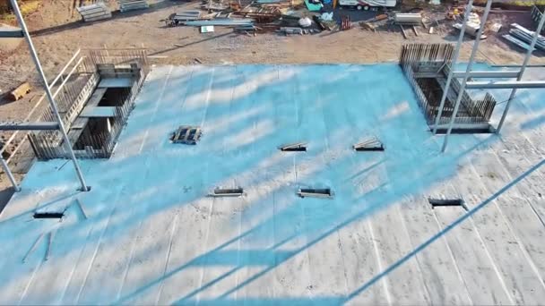 工業用商業ビルの鉄骨フレームワークビームを建設する過程で — ストック動画
