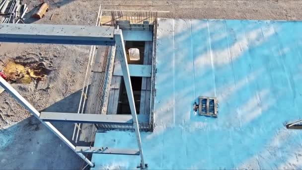 鉄骨フレーム ビーム構造の下で産業商業建物 — ストック動画