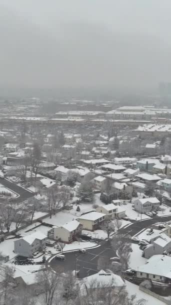 Vista Aérea Inverno Pequena Cidade Com Cobertas Neve Telhados Após — Vídeo de Stock
