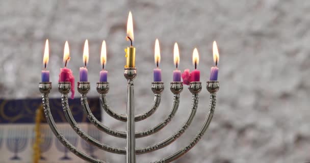 Свічкове Світло Під Час Святкування Ханукаї Менора Єврейська Релігія Символ — стокове відео