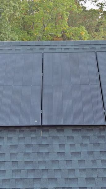 Diversi Pannelli Solari Sono Stati Installati Sulla Parte Superiore Del — Video Stock