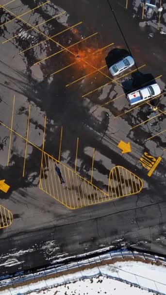在冬季的几个月里 在南卡罗来纳州购物中心附近的沥青路面上设有大型停车场 — 图库视频影像