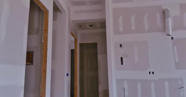 Enlucido Paredes Secas Está Completando Preparación Para Pintura Nueva Casa — Vídeo de stock
