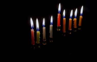Bir Hanukkiah Menorah menorah geleneksel Yahudi bayramını temsil eder.