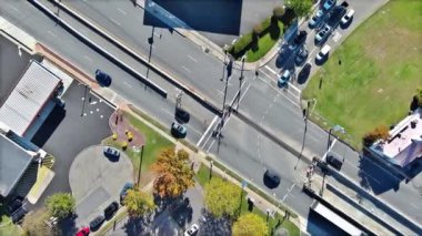 26 Ekim 2023 Doğu Brunswick NJ ABD. Yoğun trafiğin yoğun olduğu yoğun saatlerde kavşağın hava görüntüsü