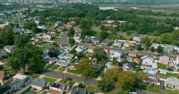 ニュージャージー州の小さなアメリカの町に位置し 睡眠住宅が快適な生活環境 — ストック動画