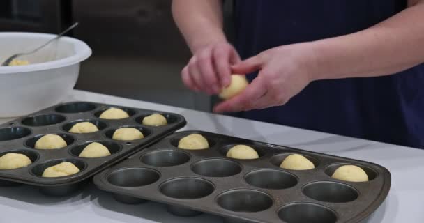 Preparation Baking Baking Tray Traditionally Brazilian Cheese Chipa Buns — Stock Video